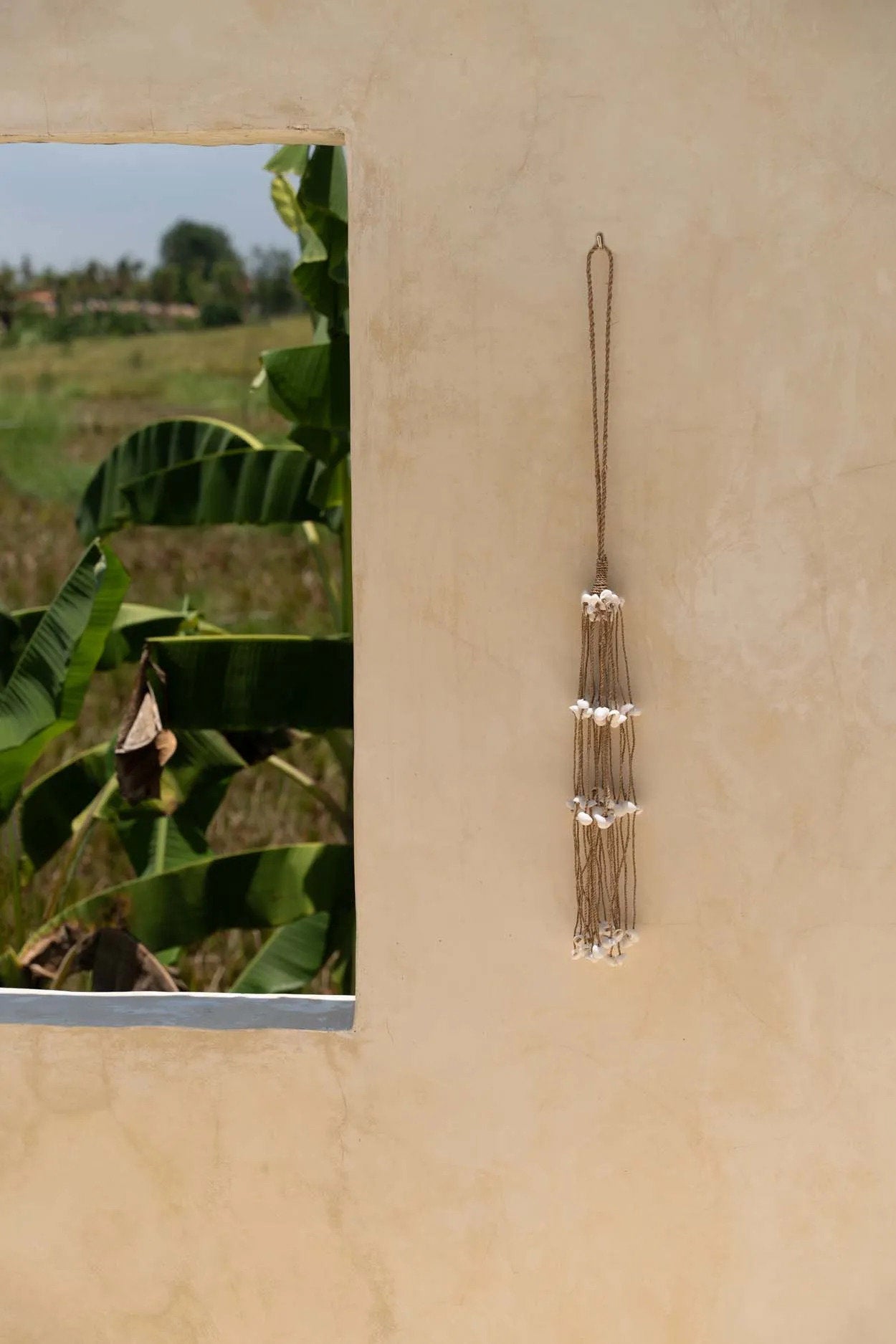The Long Shell Tassel, White — 2