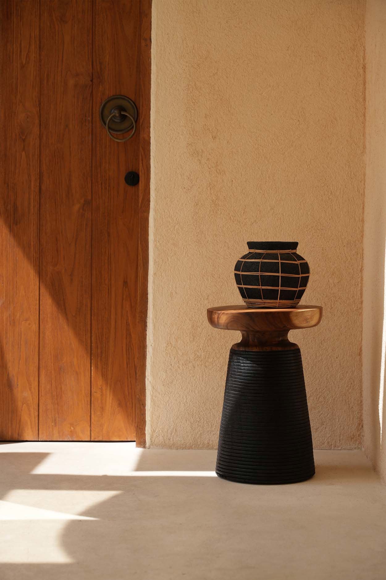 The Belly Vase, Black Natural, M — 2
