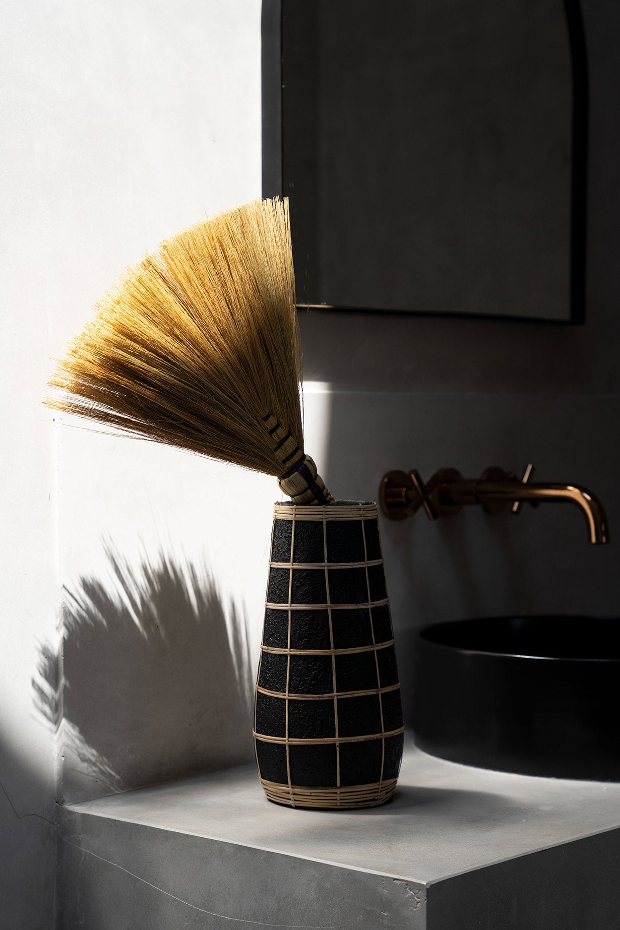 The Cutie Vase, Black Natural, L — 3