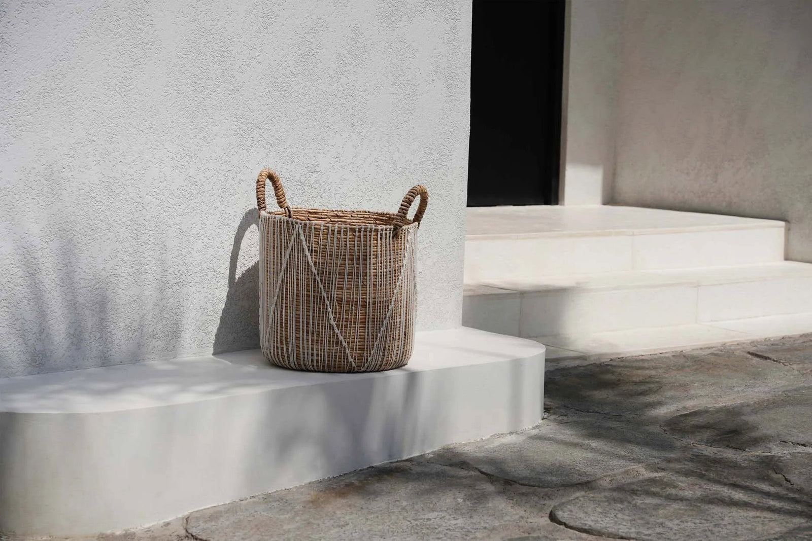 The Straight Stitched Macrame Basket, M — 2
