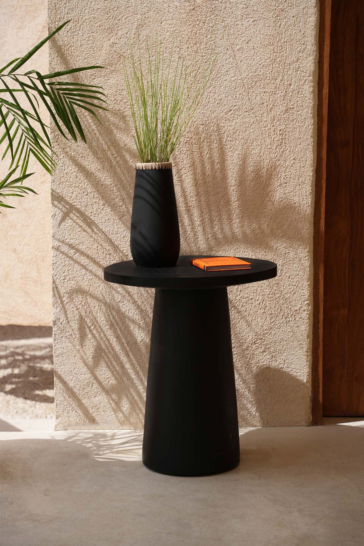 The Sneaky Vase, Black Natural, L — 4