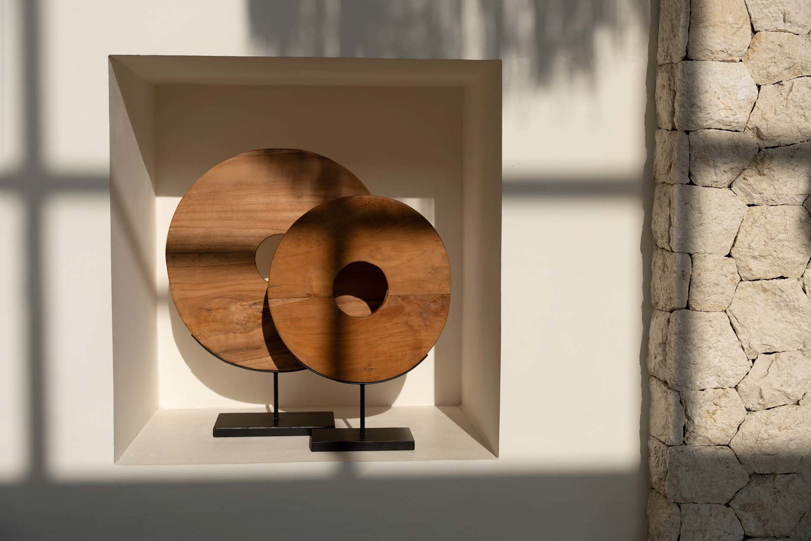 The Teak Disc on Stand, M — 2