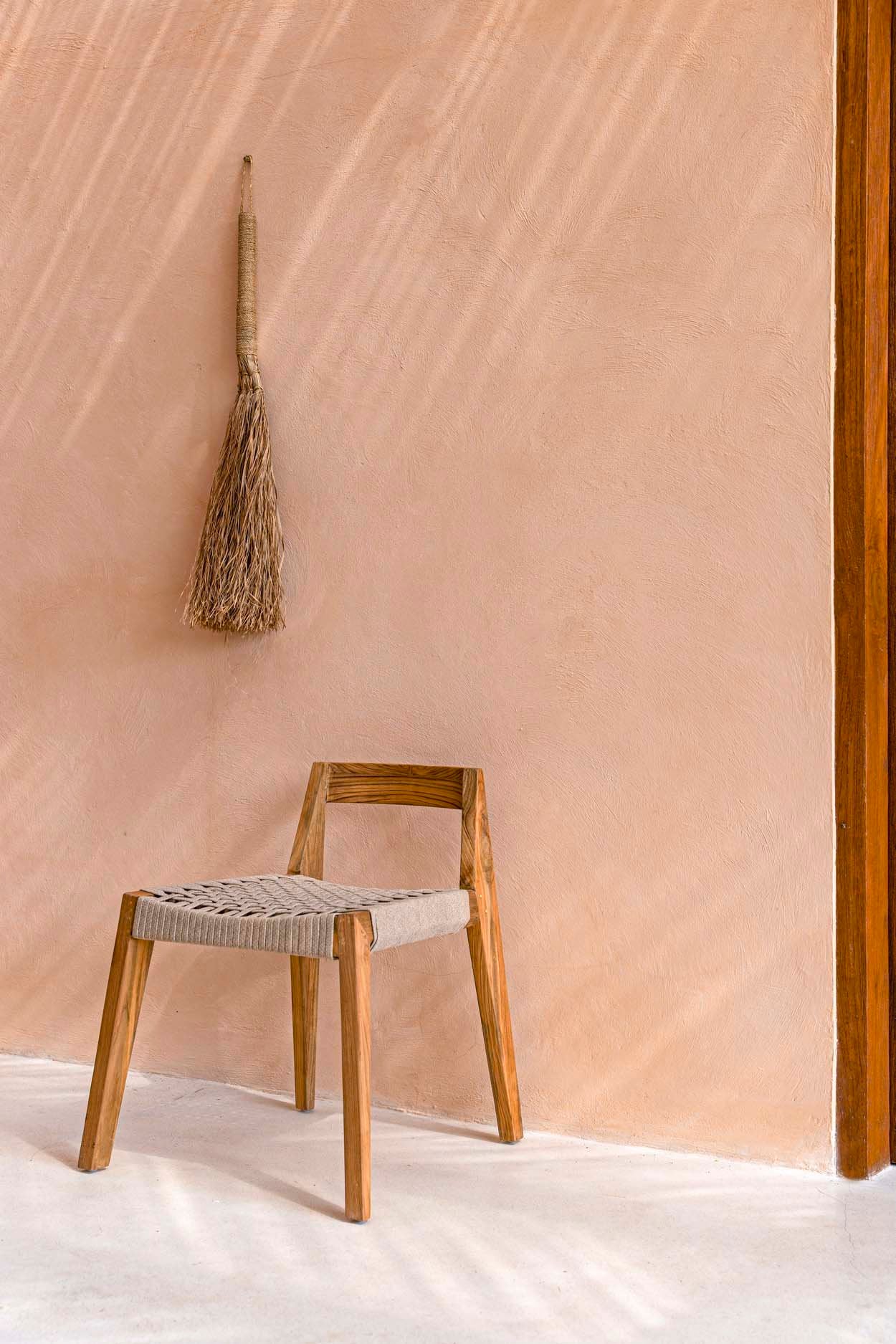 The Grumpy Broom, Natural — 2