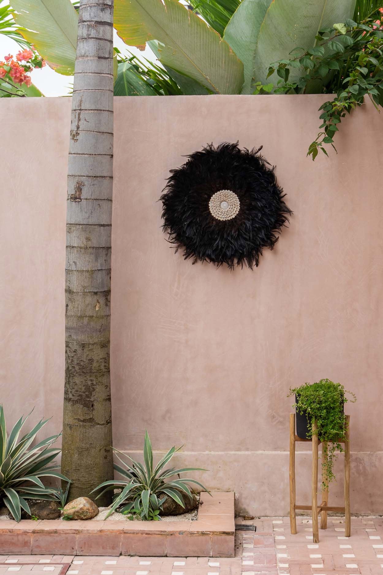 The Coastal Juju, Black, L — 2